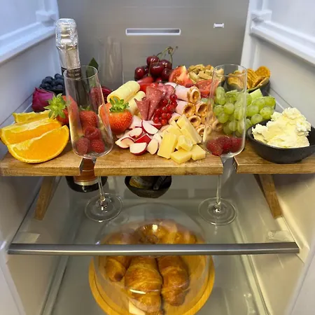 House Of * Chelsty (Makow)