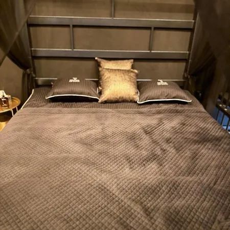 Villa House Of Chelsty (Makow)