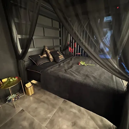 Villa House Of Chelsty (Makow)