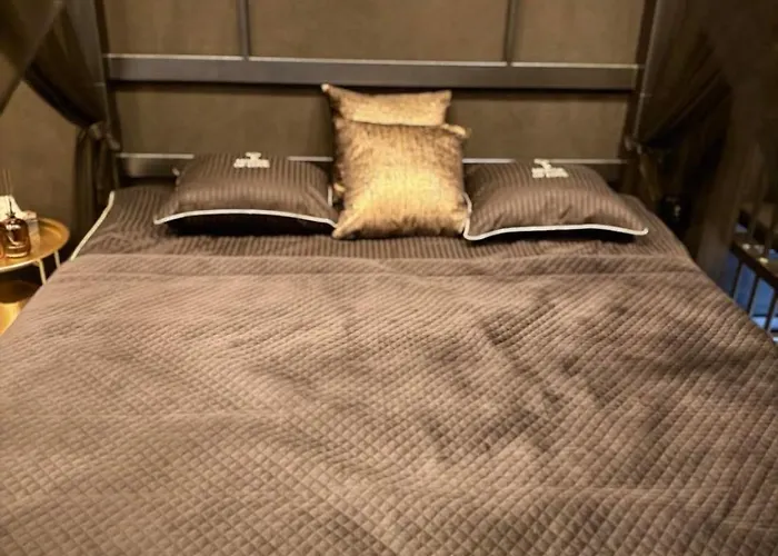 Vila House Of Chelsty (Makow)