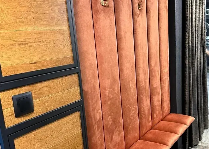 House Of * Chelsty (Makow)