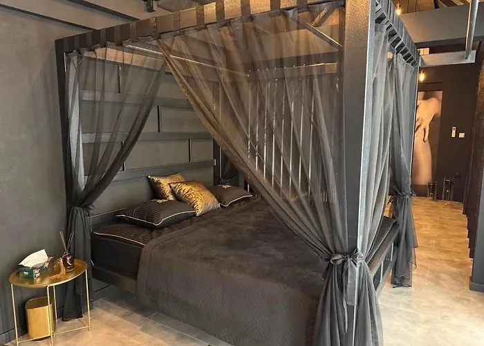 Vila House Of Chelsty (Makow)